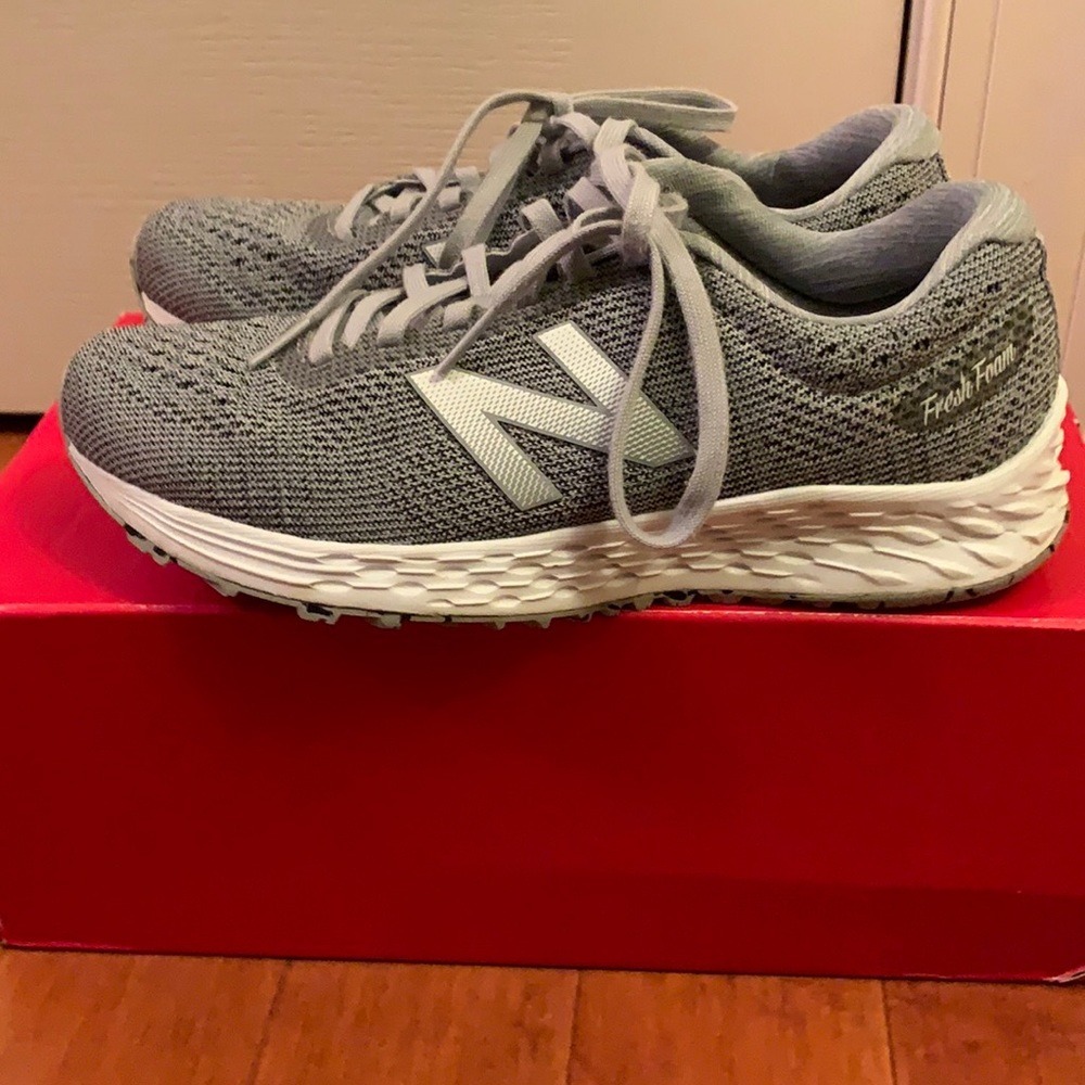 New Balance Women's‎ Fresh Foam Arishi v1 Running Shoes Gray Size 6.5